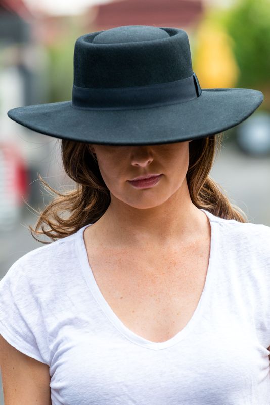 Womens Wide Brim Wool Felt Fedora Hat in Black – The Hat Project