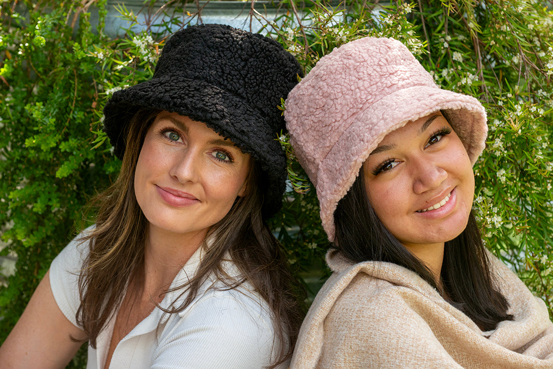 Fluffy Bucket Hat in Black WB22-2