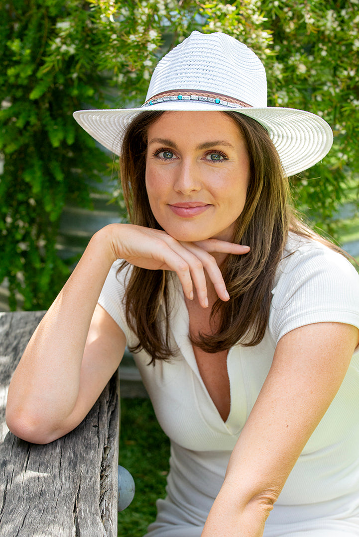 Womens Fedora in White 22-3