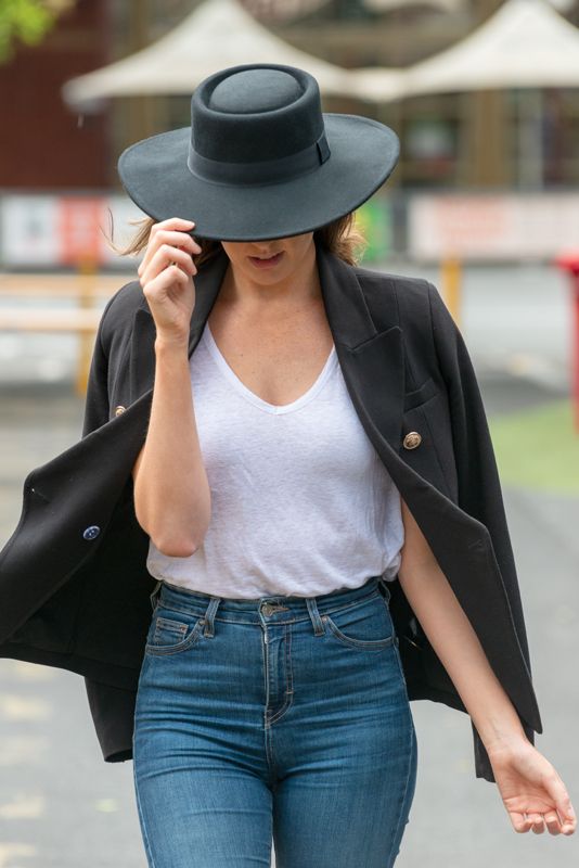 Wide brim Wool Felt Fedora in Black