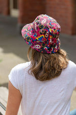 Load image into Gallery viewer, women&#39;s pink paisley bucket hat
