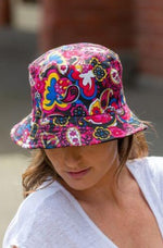 Load image into Gallery viewer, women&#39;s reversible pink paisley bucket hat
