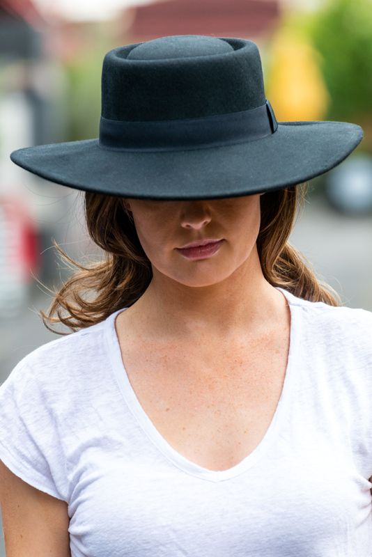 Wide brim Wool Felt Fedora in Black