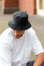 Load image into Gallery viewer, men&#39;s reversible black bucket hat
